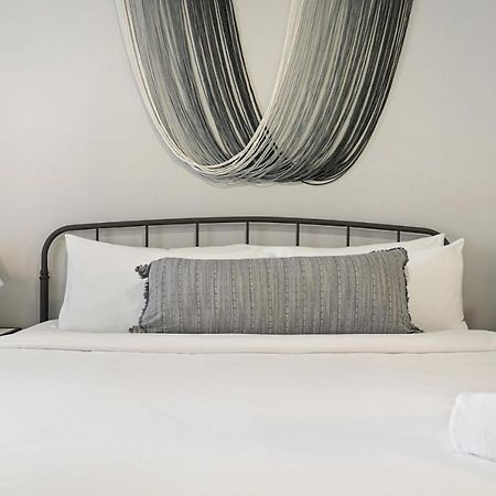 West Campus Accommodations Pool And King Bedrooms Austin Exterior foto