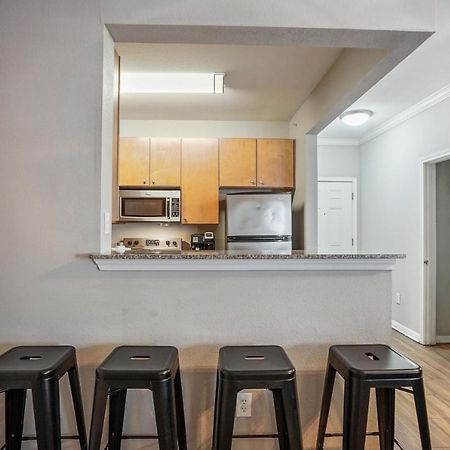 West Campus Accommodations Pool And King Bedrooms Austin Exterior foto