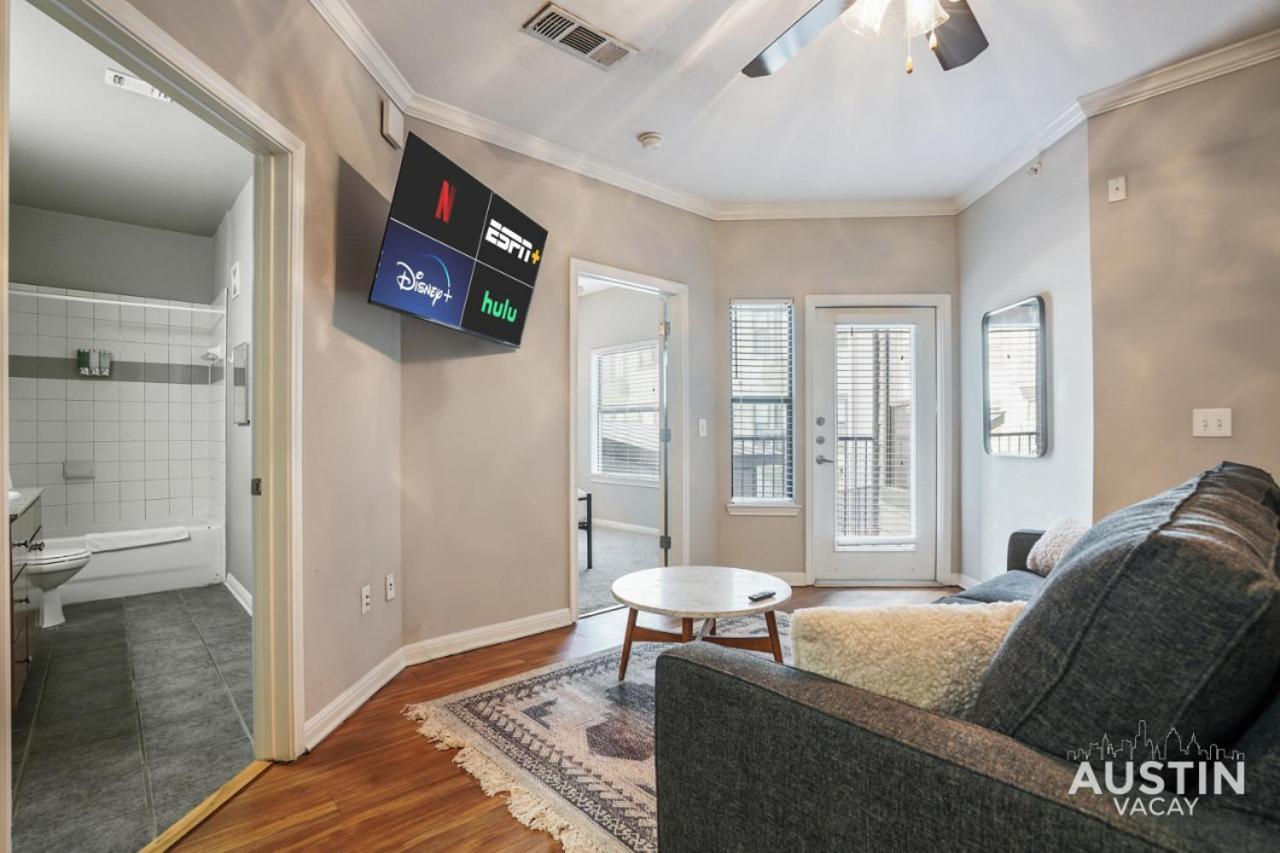 West Campus Accommodations Pool And King Bedrooms Austin Exterior foto